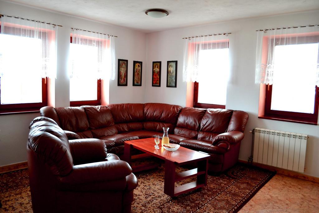 Apartment Zelezny Hrozen Valtice Kamer foto